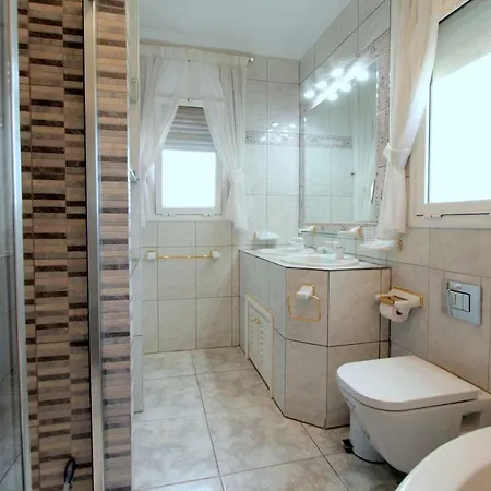 Leon Inmo El Barco - 10147 إمبوريابرافا
