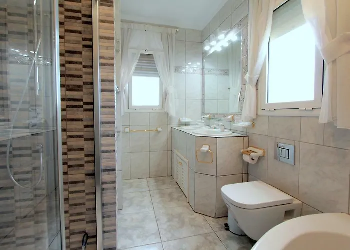 Leon Inmo El Barco - 10147 إمبوريابرافا
